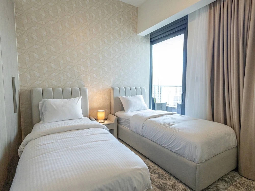 Mh- Act - Burj View 3bhk-ref4001