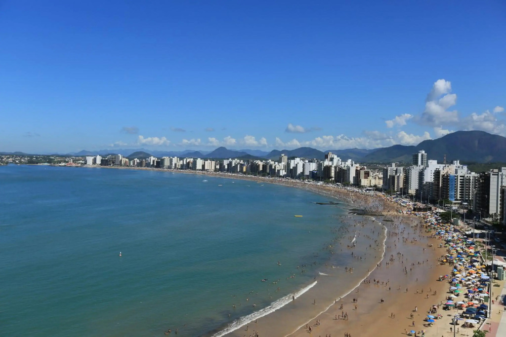 Apto 3 qts Praia do Morro wifi 300Mb netflix vista de frente para o mar 2vagas garagem