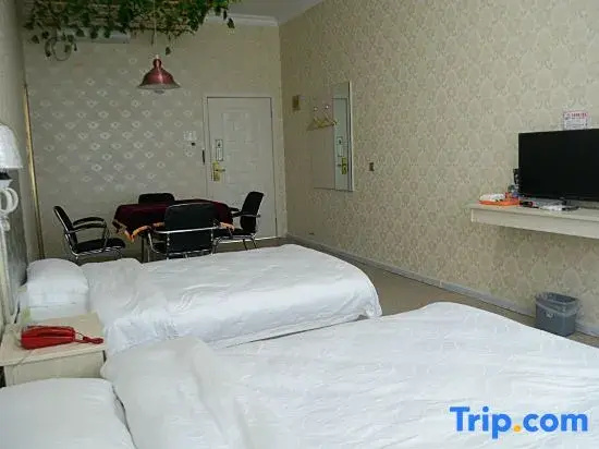 Xinyang Yuebanwan Holiday Theme Hotel