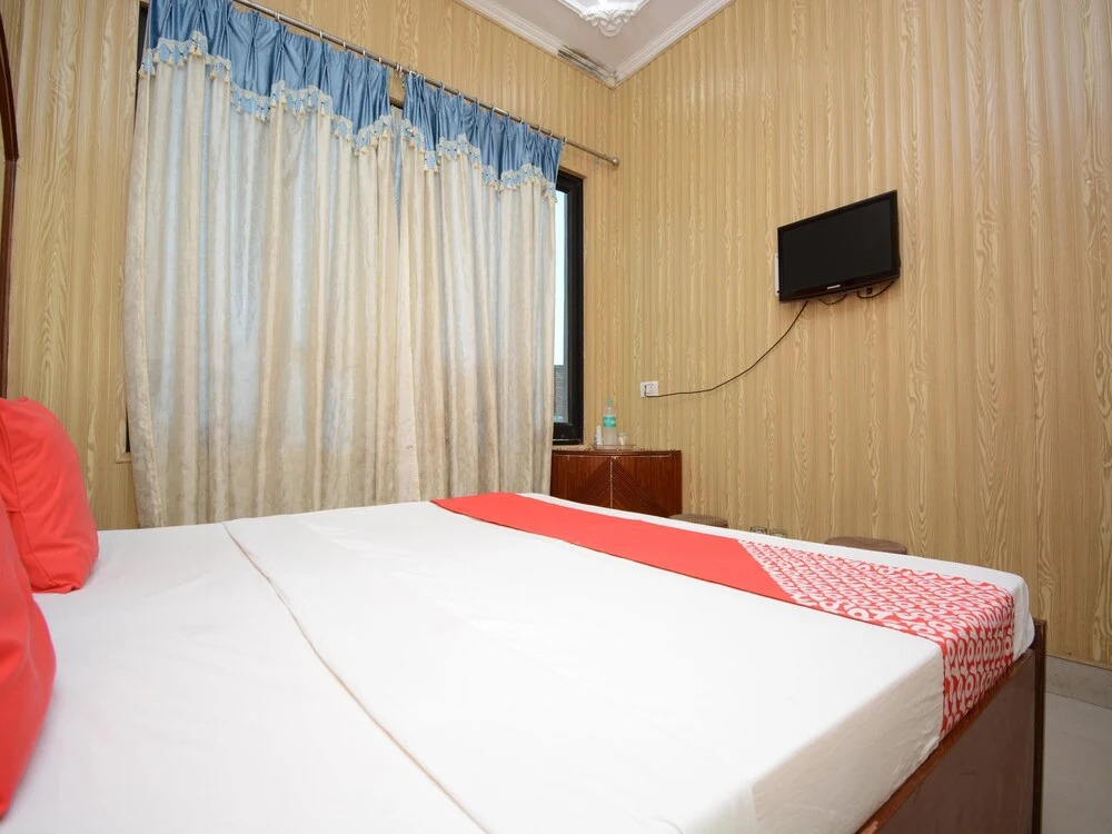 Nanda Lodge by OYO Rooms
