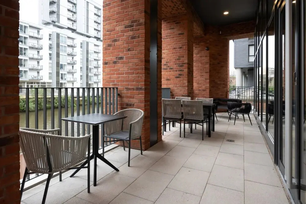 Slate Suite 1BR City Views