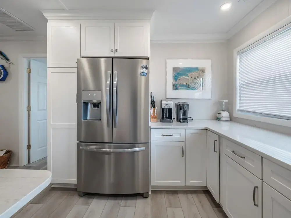 Lindy-B by Topsail Realty