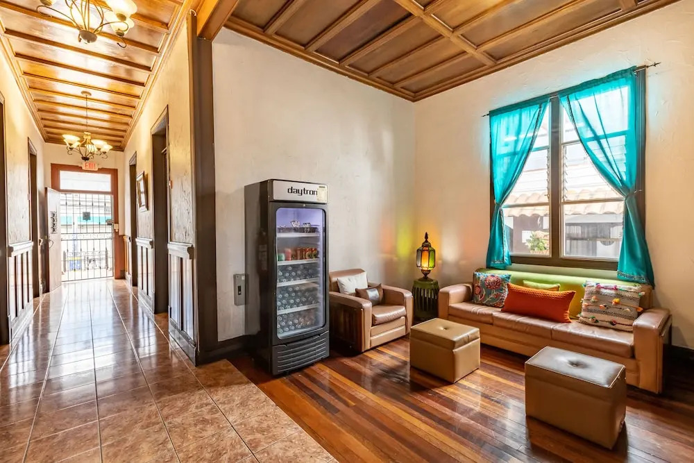 ALAJUELA CITY Hotel & Guest House