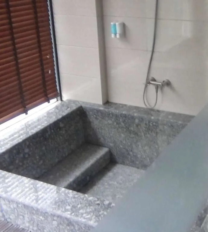 Xiuquanyingyue Hot Spring Garden Hotel