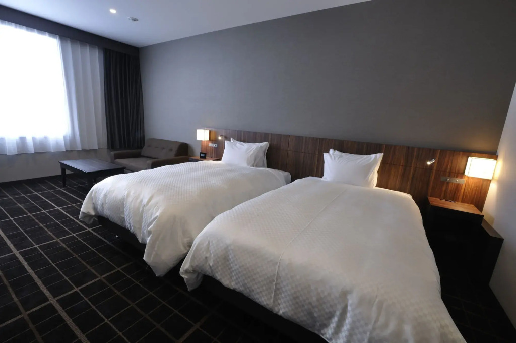 JR-East Hotel Mets Utsunomiya