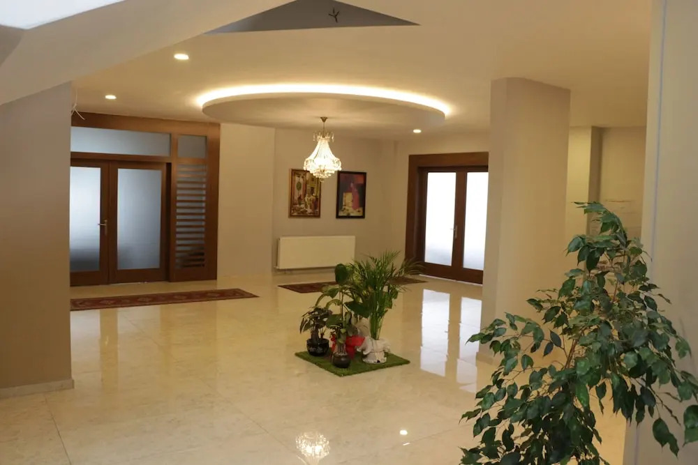 Huseyin Hotel