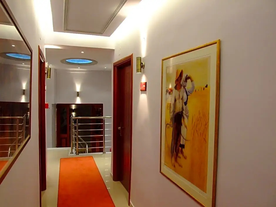Hotel Avra