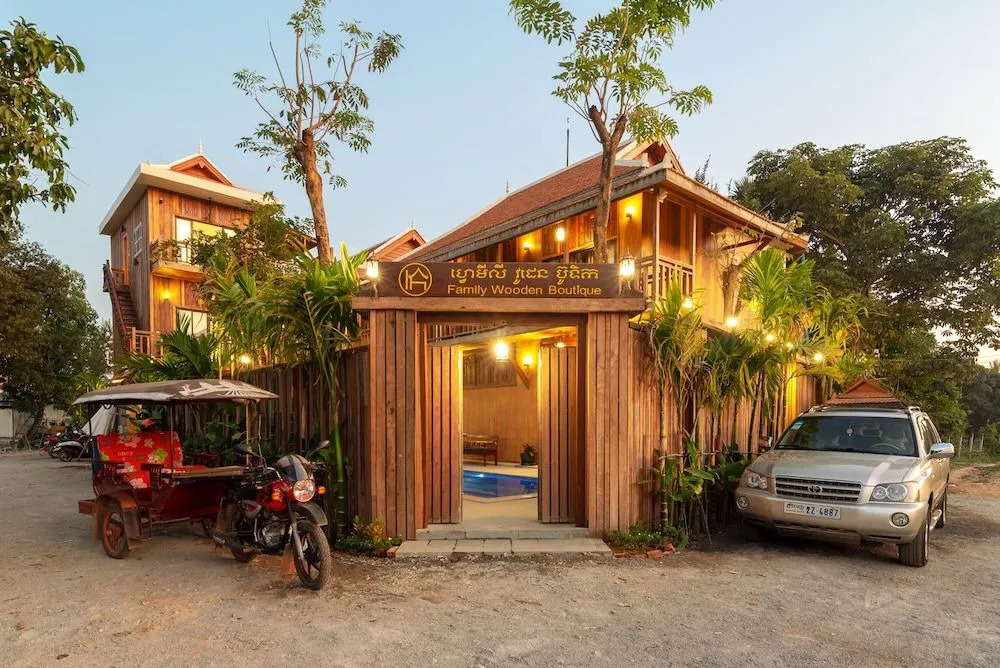 Family Wooden Boutique