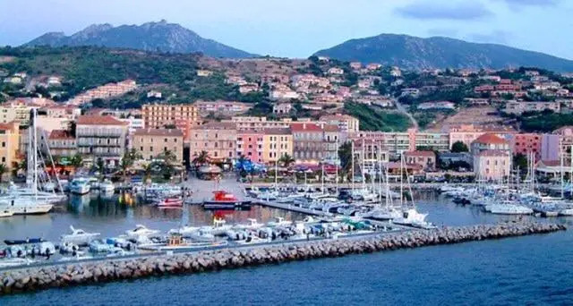 Magnifique appartement devant la plage