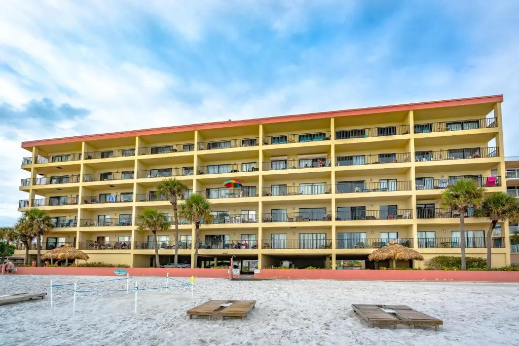 Las Brisas 404 by Distinctive Beach Rentals