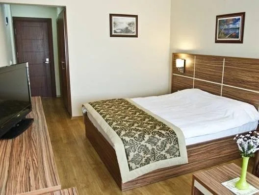 Petek Hotel