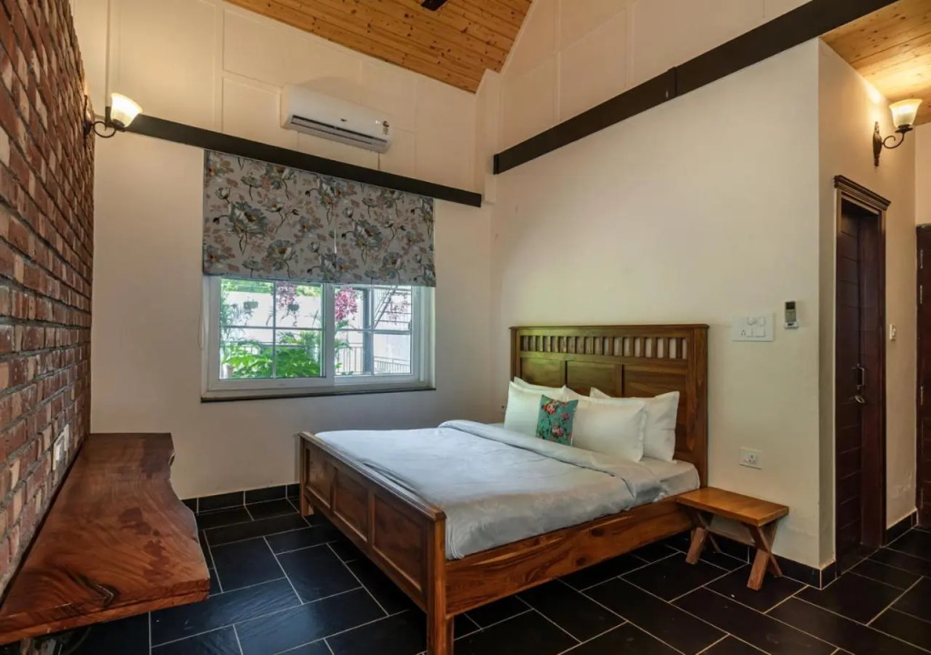 Saffronstays Doon Hideout