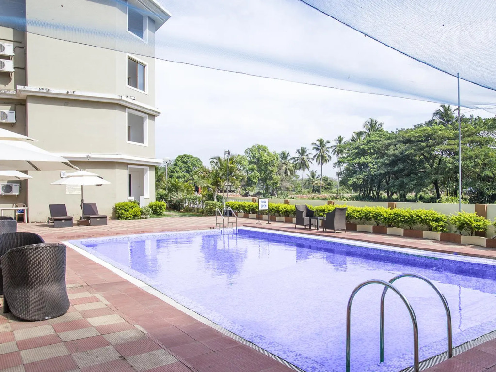 The Golden Suites & Spa, Calangute, 5 mins odd drive to the beach
