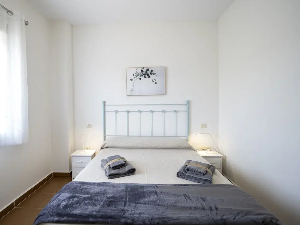 Cosy Apartment With Shared Pool