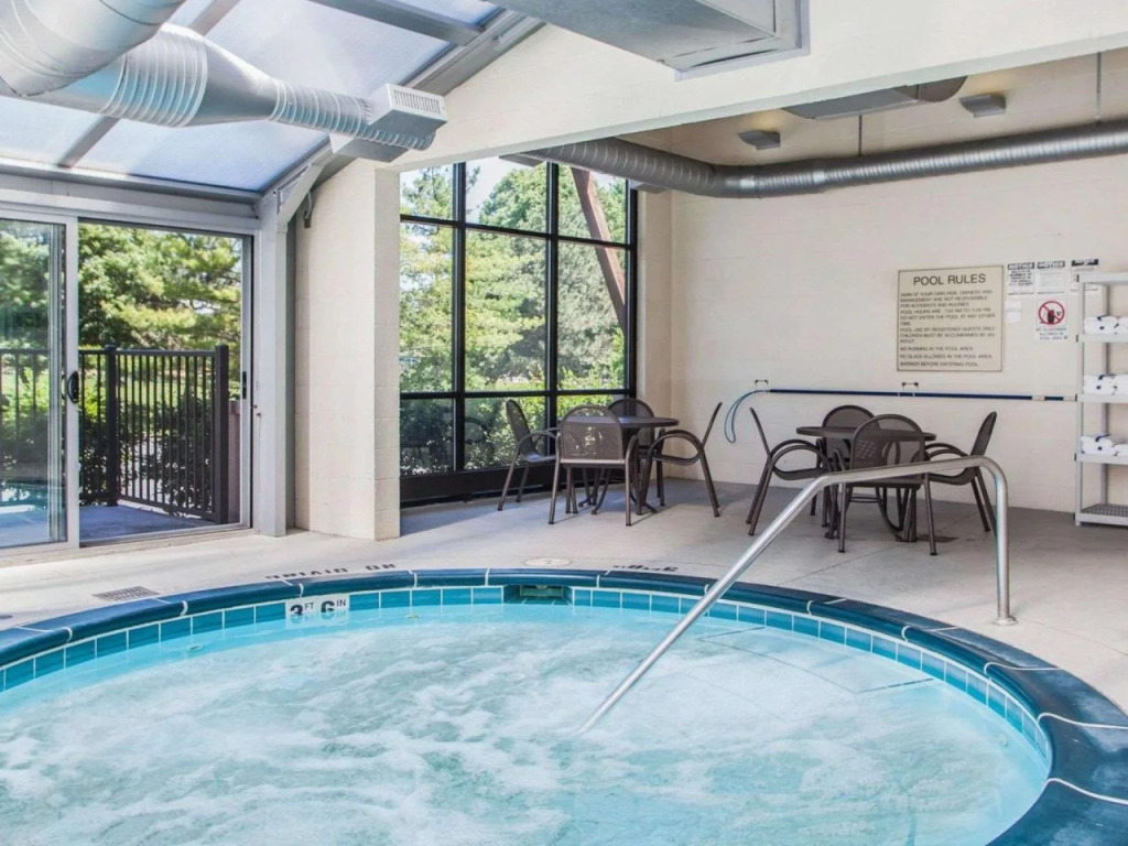 Quality Inn & Suites Peoria North