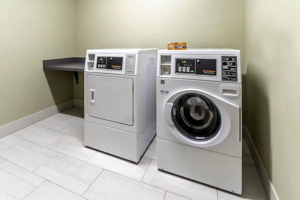 Holiday Inn Express & Suites - Milwaukee West Allis by IHG