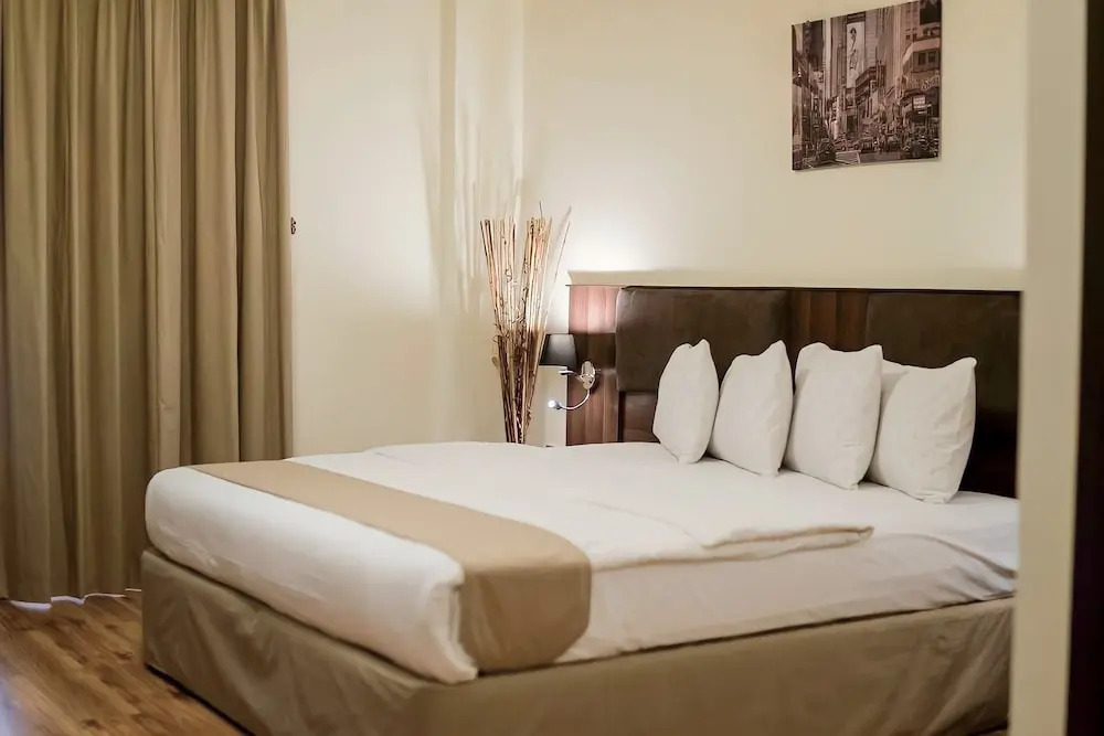 Weekdays Hotel