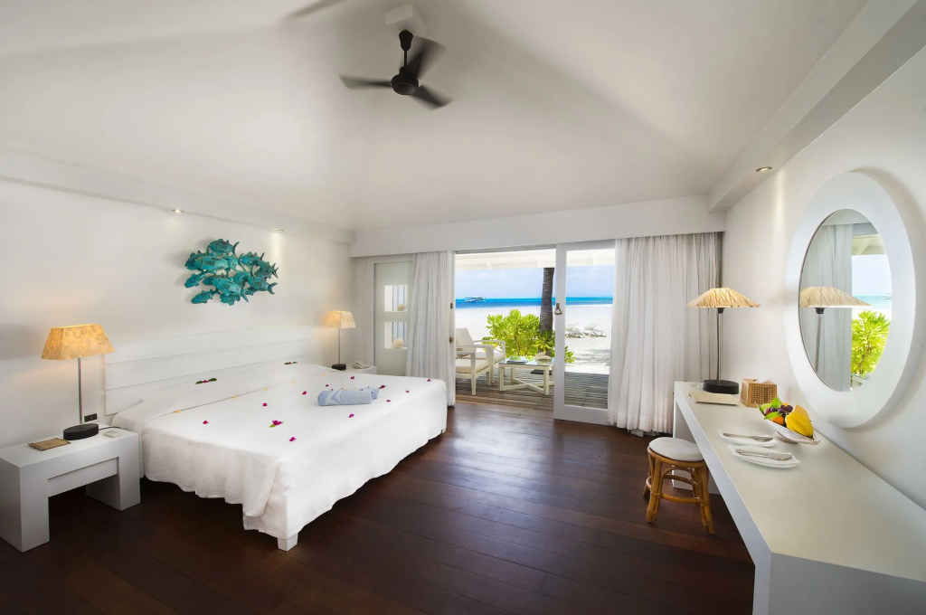 Diamonds Athuruga Maldives Resort & Spa
