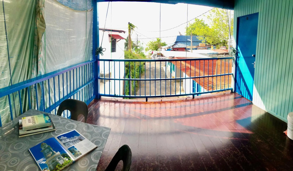 Babas Guest House By The Sea