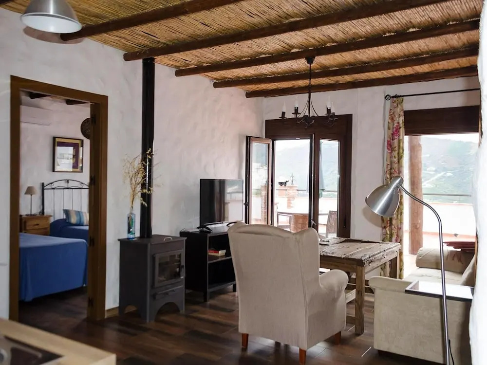 Elegant Villa with Jacuzzi in Canillas de Albaida