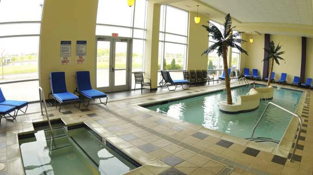DoubleTree by Hilton Bay City - Riverfront