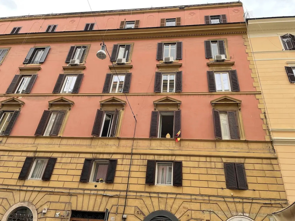 Elegant Apt-typical Roman Palazzina Pz Alessandria