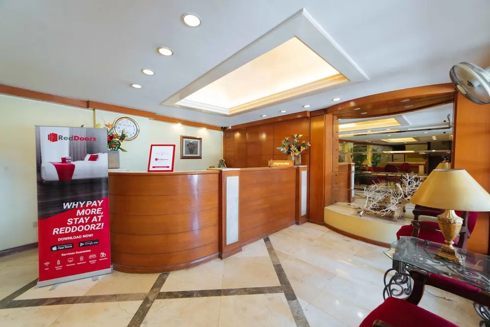 RedDoorz @ The Manor Davao