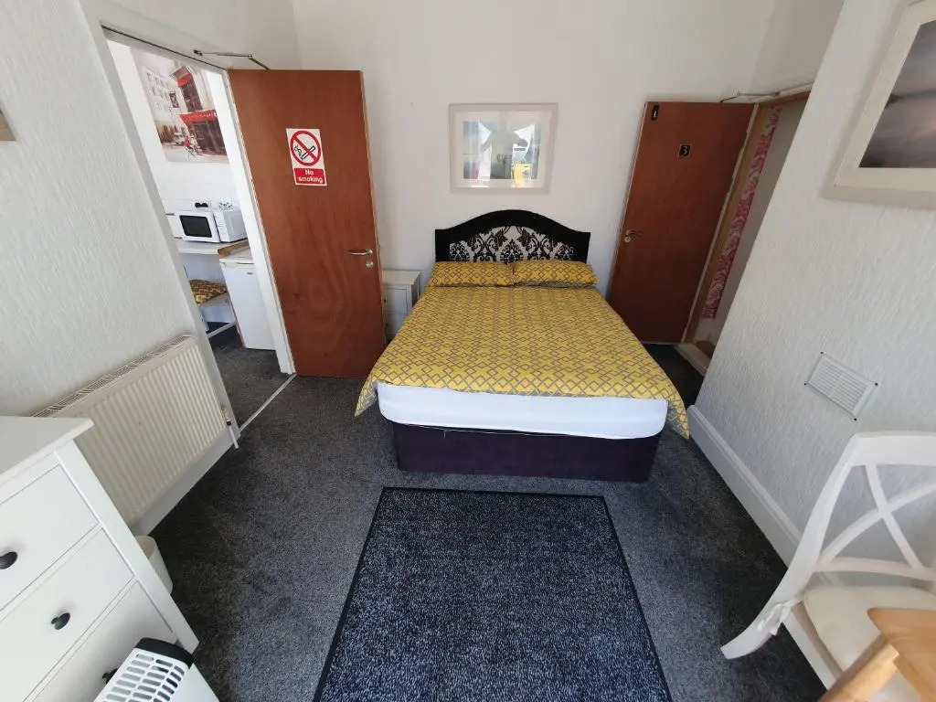 Singer House Apartment