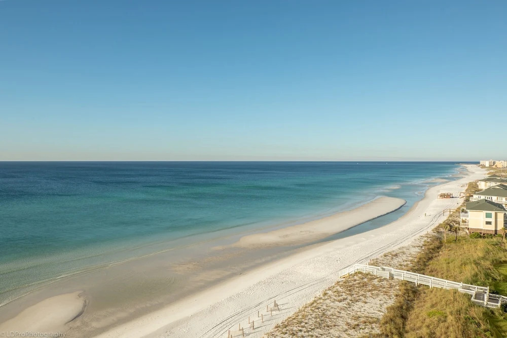 2106 is a Gulf Front 3 bedroom unobstructed views by RedAwning
