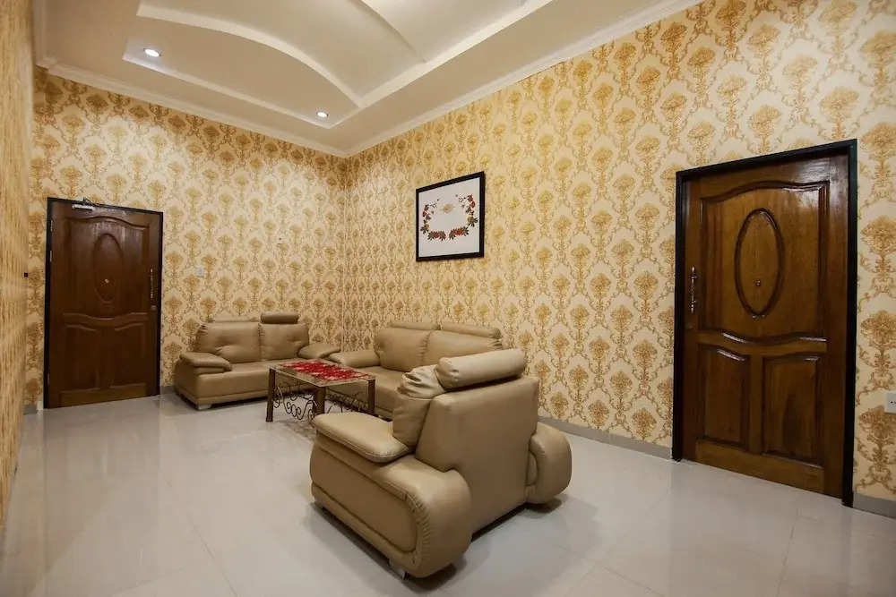 Esther Hotel