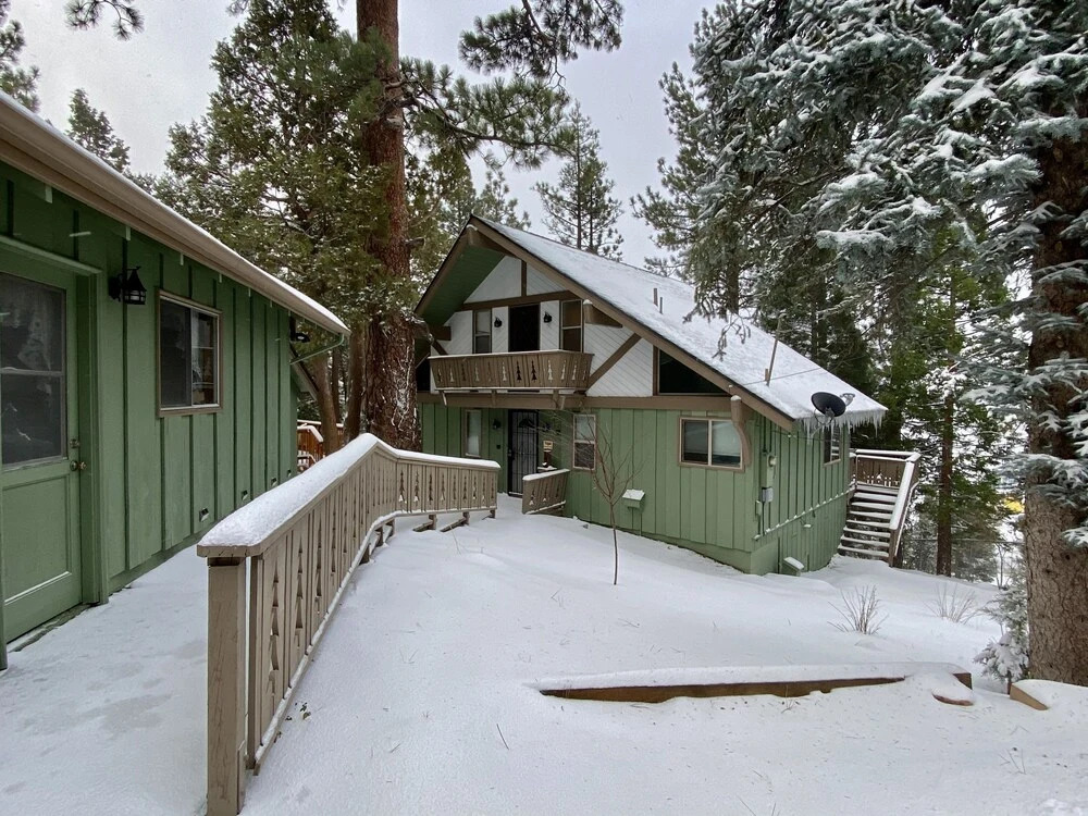 D And V Retreat - Modern Aesthetics Meet Mountain Charm In This Gorgeous Cabin! Game Room! 2 Bedroom Home