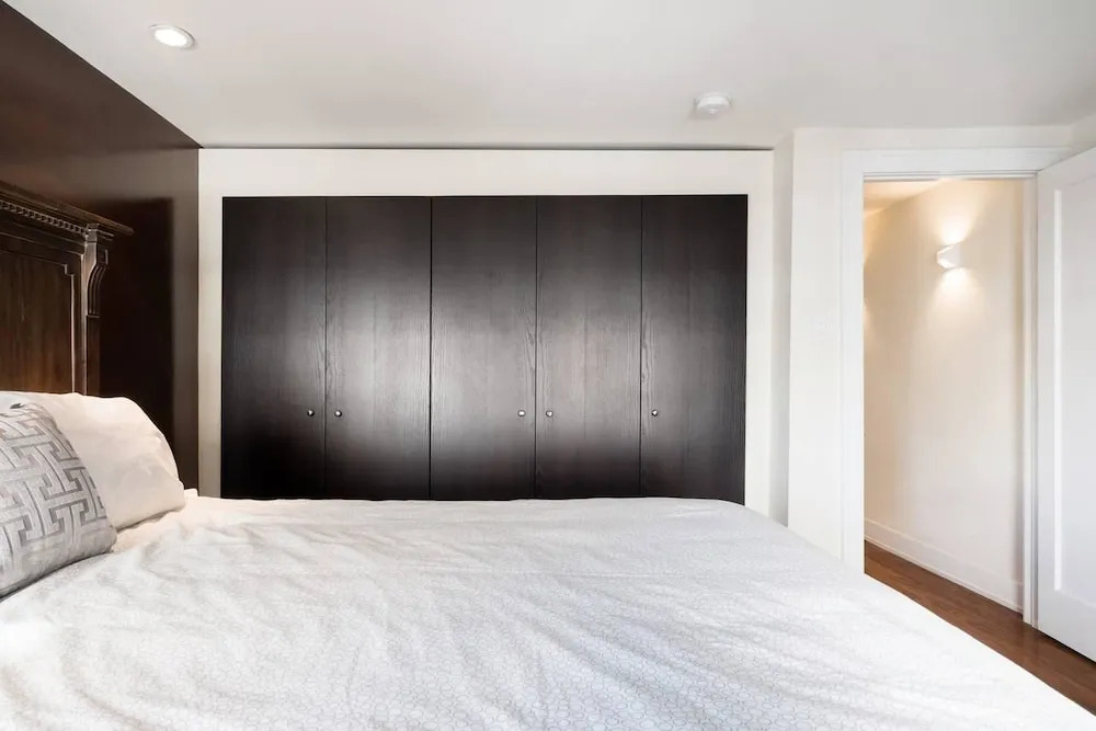 Million-dollar Celebrity Mansion in Old City