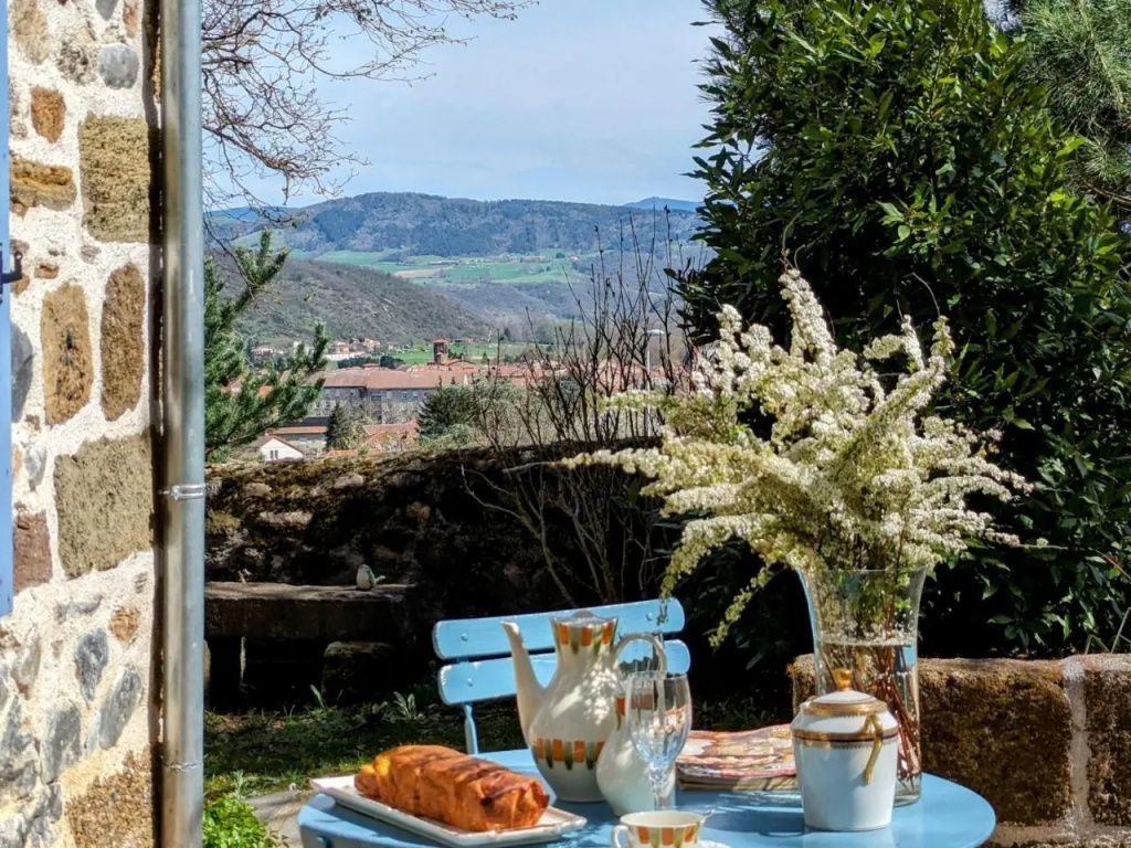 Cabane de Vigne en Auvergne pour Escapade Romantique - FR-1-582-74