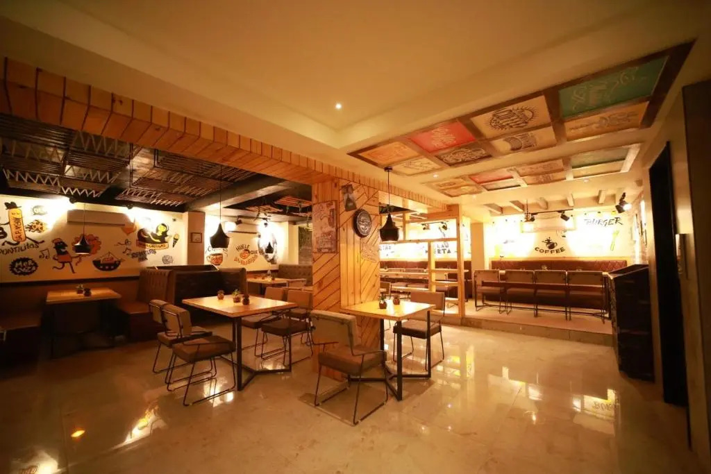 Click Hotel Capital House