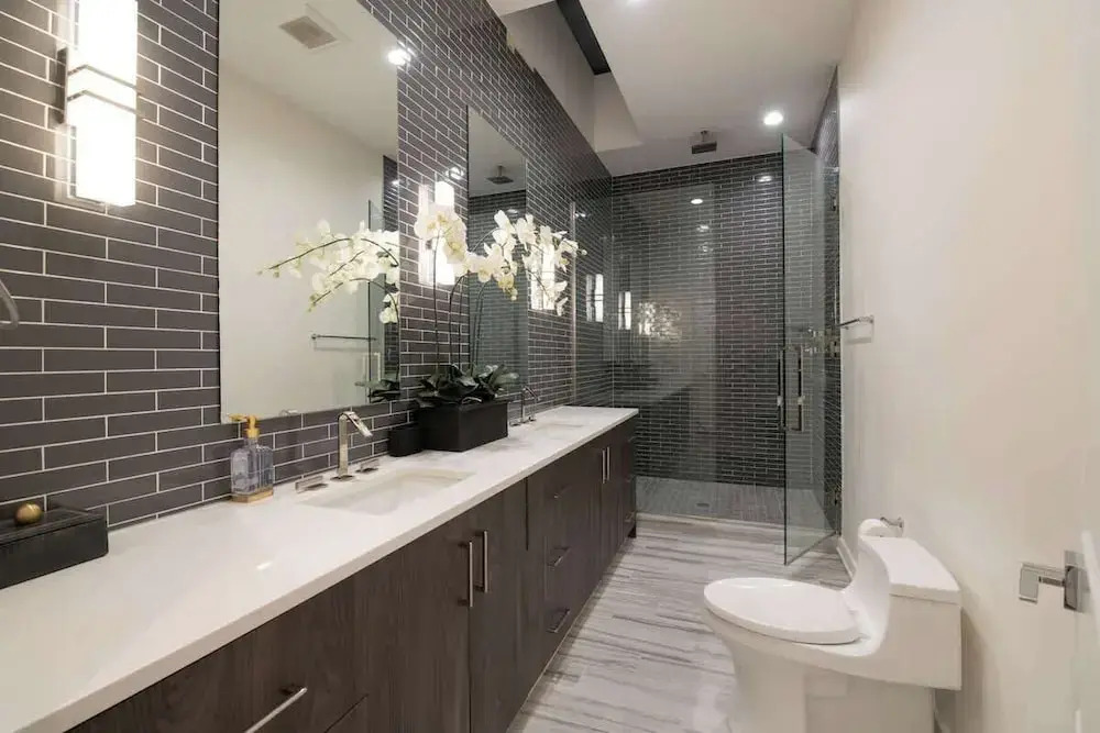 Luxury 4BD Gold Coast Penthouse With Deck Views