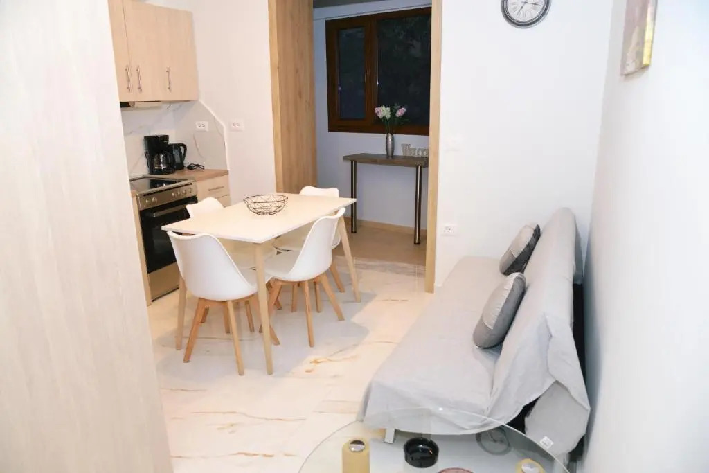 Neo Faliro train st. 2 bedrooms 4 pers. apartment