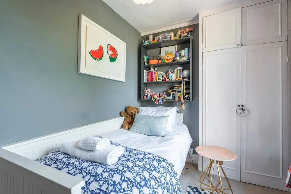 Comforting Clapham Home By The Overground Station