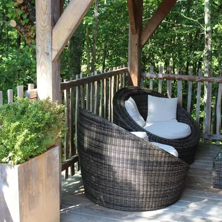D'emilion de Sens (Adults Only)