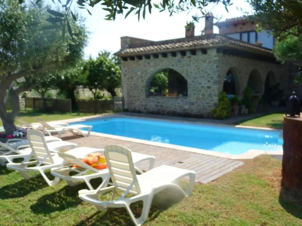 Villa with 4 bedrooms in Torroella de Montgri with wonderful mountain view private pool enclosed garden 700 m from the beach