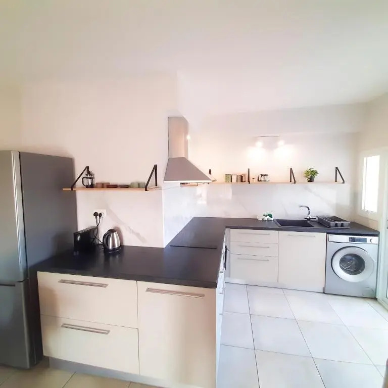 Sea Breeze Central, 2bed