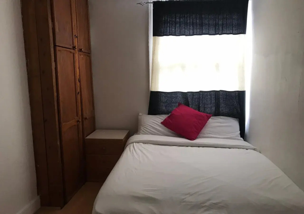Poplar Guest House