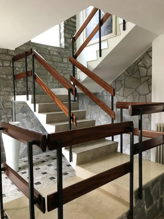 Spacious Family Home in Ranco with Private Pool - 300 m²