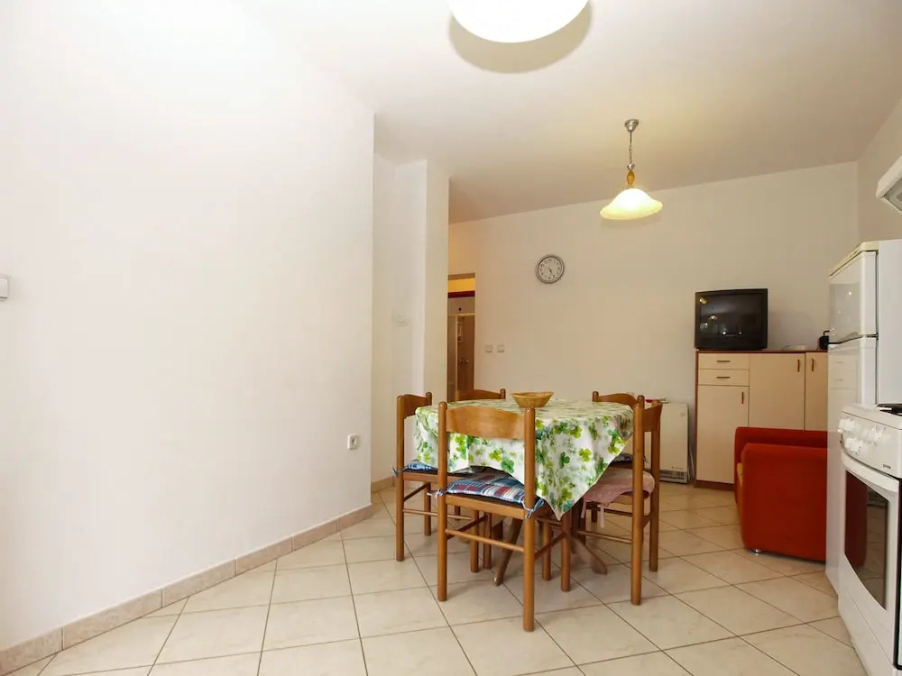 Apartment 1858