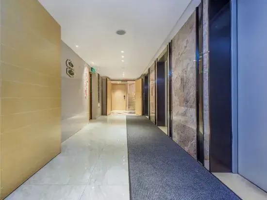Vienna Classic Hotel (Chongqing Nanbin Road Danzishi)