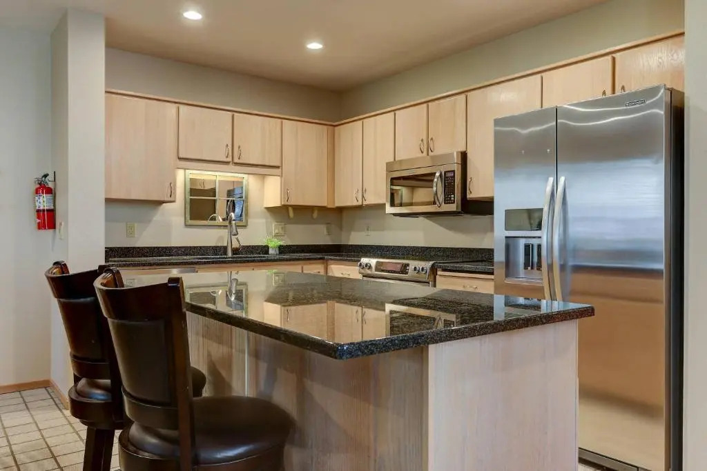 22 Eaglewood Condo