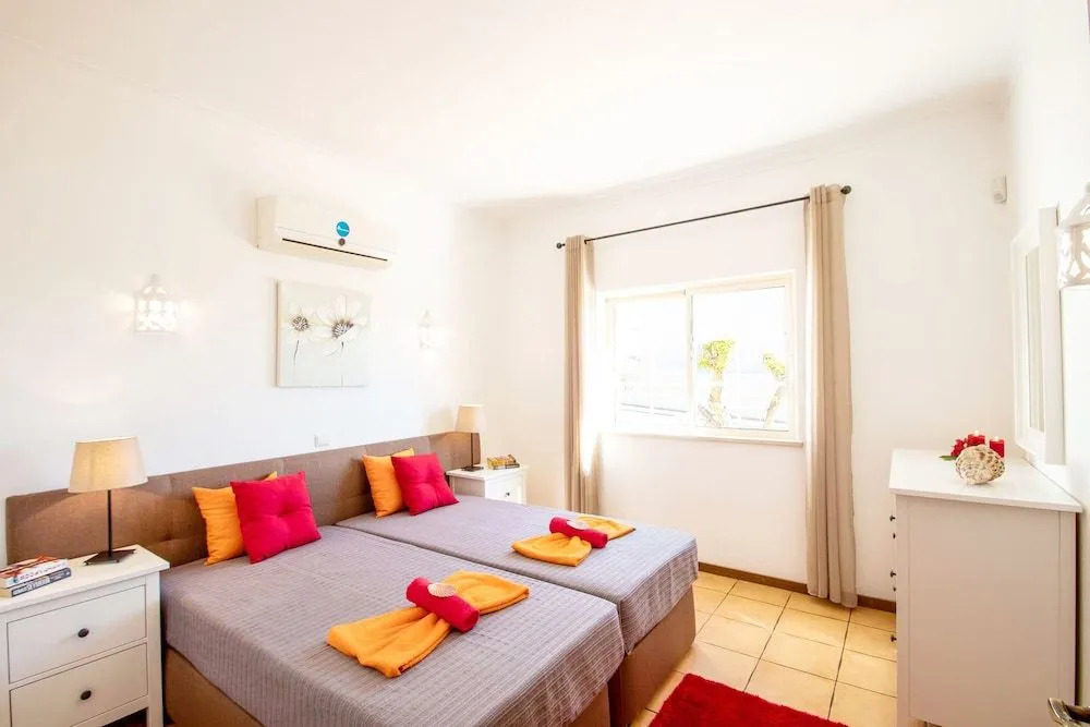Villa Boracay - com Piscina Aquecível e Praia a Pé em Albufeira
