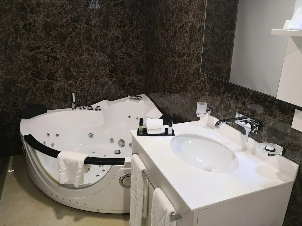 Maximus Hotel Byblos