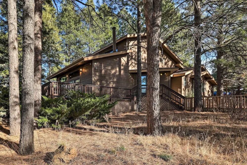 Upscale Flagstaff Country Club Home w/ Mtn Views!