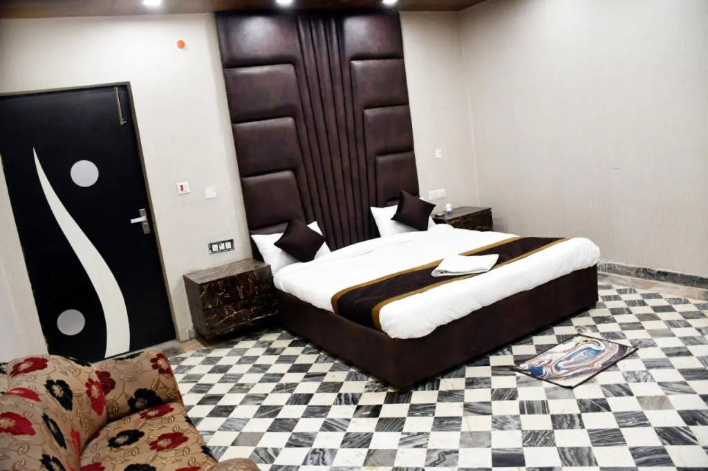 Hotel Aalishan Garden