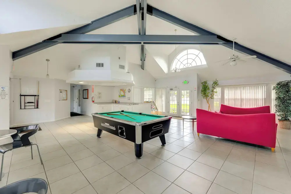 8 Mi to Disney: Resort-style Condo w/ Pool Access